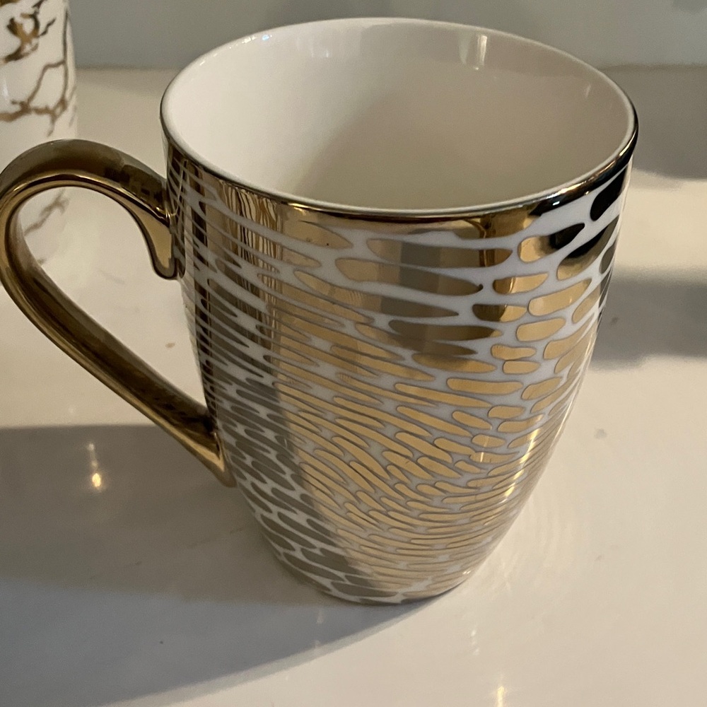 Certified International Gold and Cream Mug Set - Picture 8 of 9